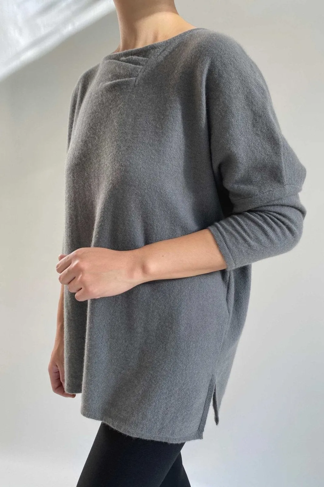 Boat neck cashmere jumper in ash grey