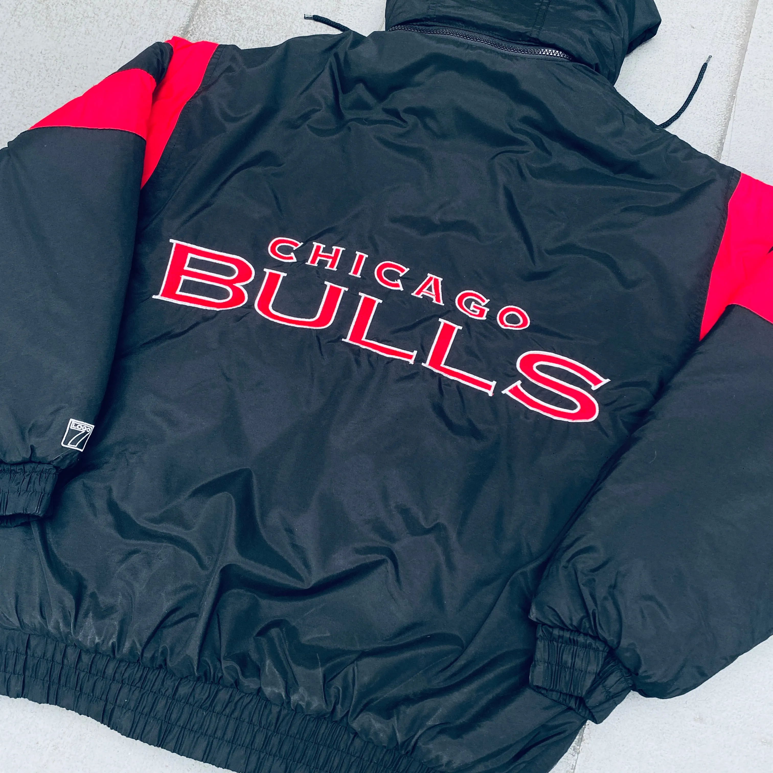 Chicago Bulls: 1990's Logo 7 Reverse Spellout Fullzip Jacket (L)