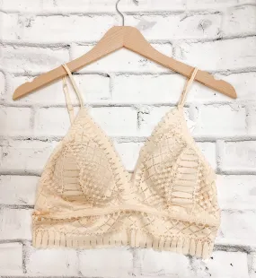 Curvy Scalloped Bralette | Cream