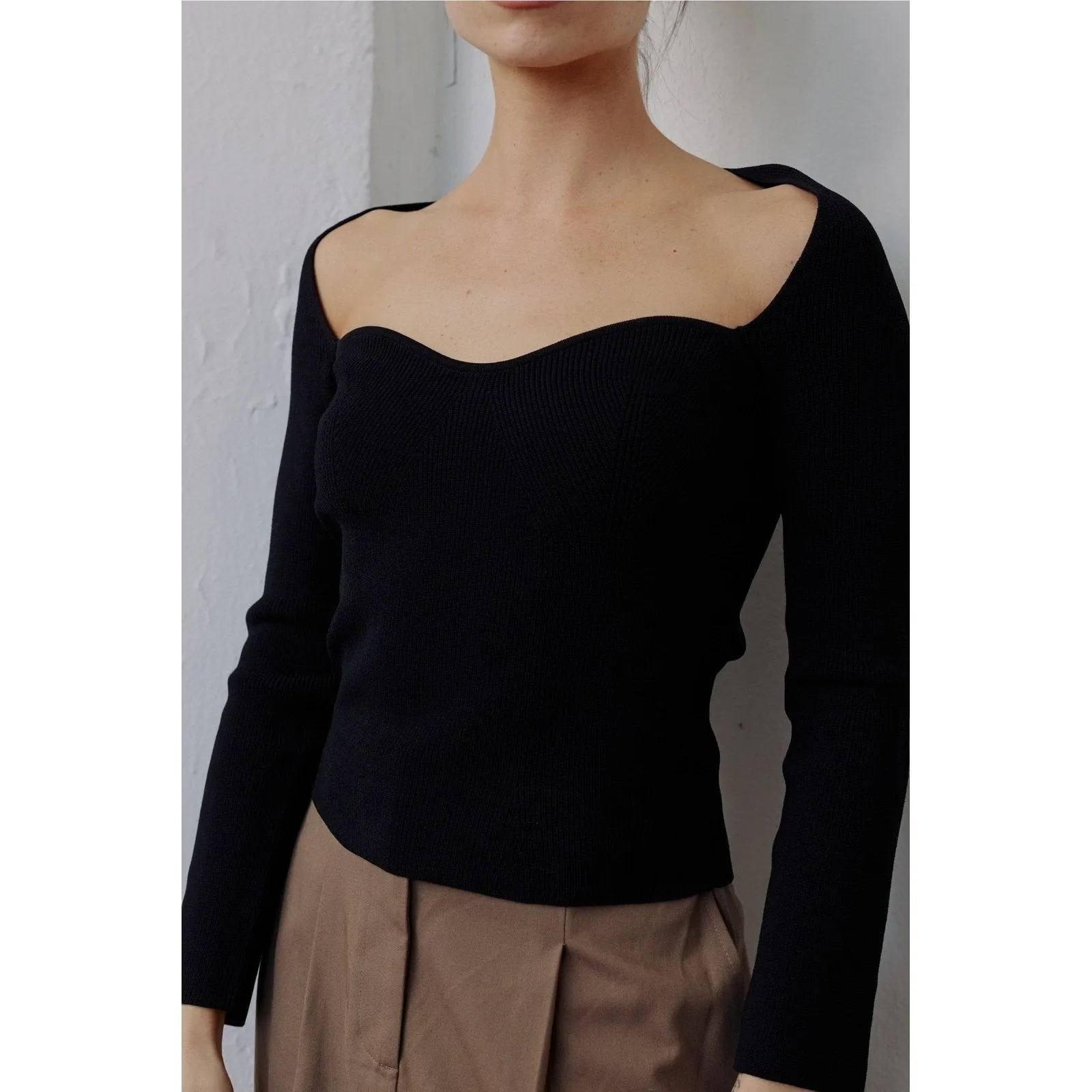 Darcie Scallop Neck Long Sleeve Top