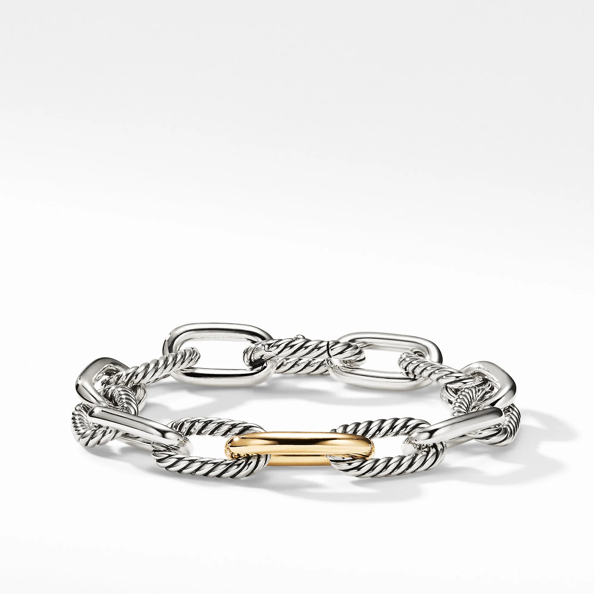 DY Madison Medium Bracelet with 18K Gold, 11mm