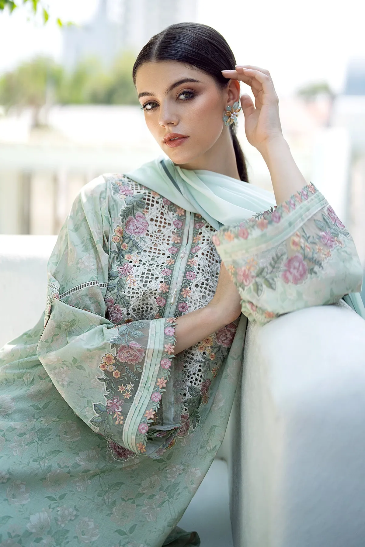 EMBROIDERED PRINTED LAWN UF-550