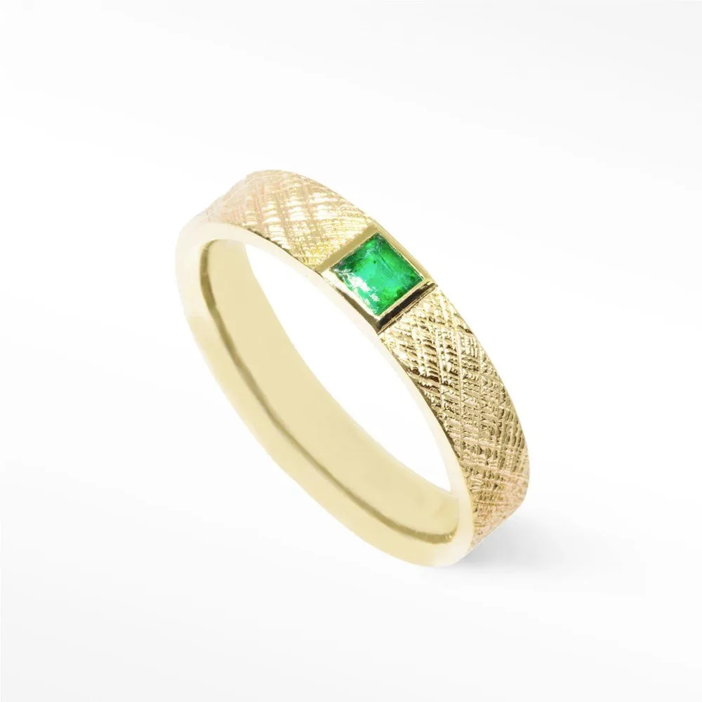 Emerald 18k Yellow Gold Ring