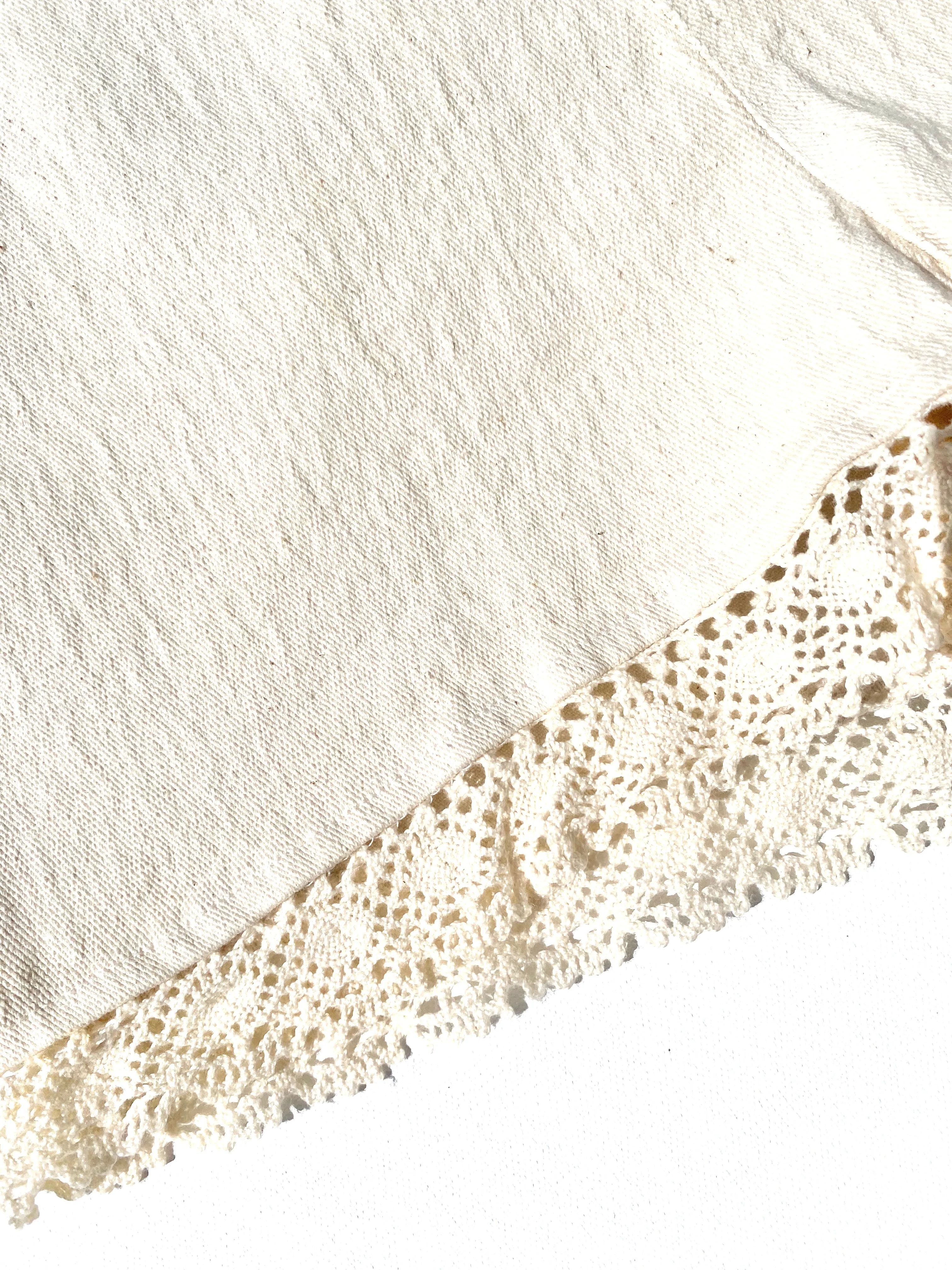 VINTAGE: Linen Shorts - Cream Lace